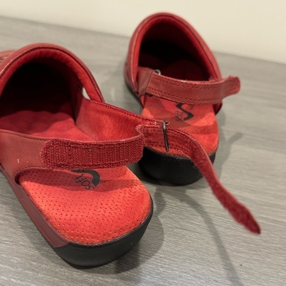 SoftWalk Salina Woven II Women's Red Leather Shoes - Picture 6 of 10